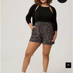 NWT Torrid Black Floral High Waist Shorts